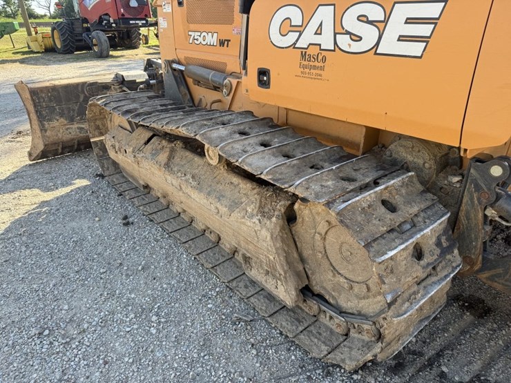 2019-case-750m-wt-image-9