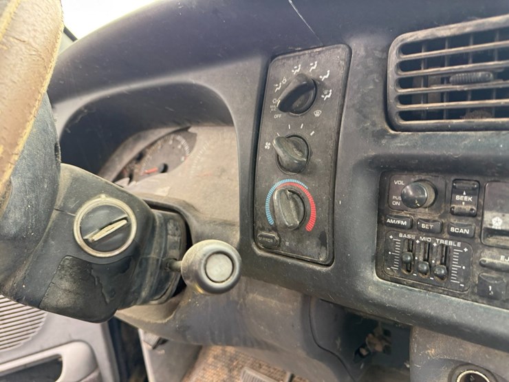 2000-dodge-1500-image-63