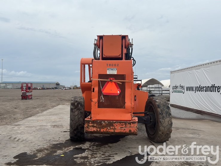 2013-sky-trak-8042-image-4