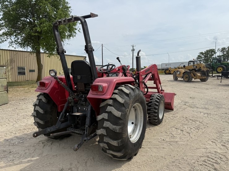 2018-mahindra-4530-image-5