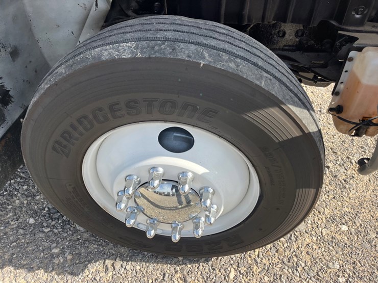 2020-international-mv607-image-11