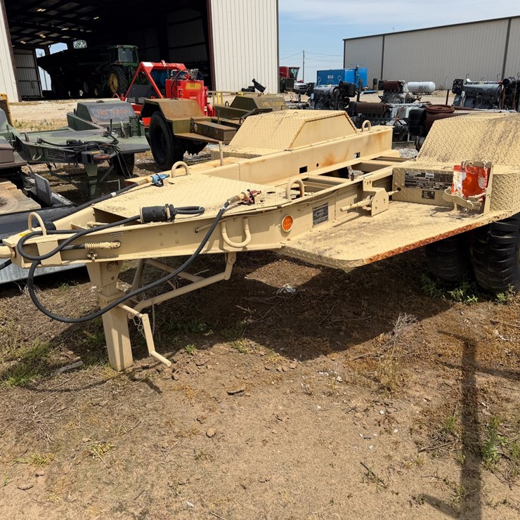 #46863 • S/A U.S Military Generator Trailer
