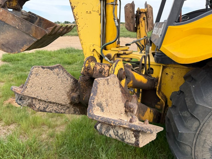 new-holland-lb75b-image-74