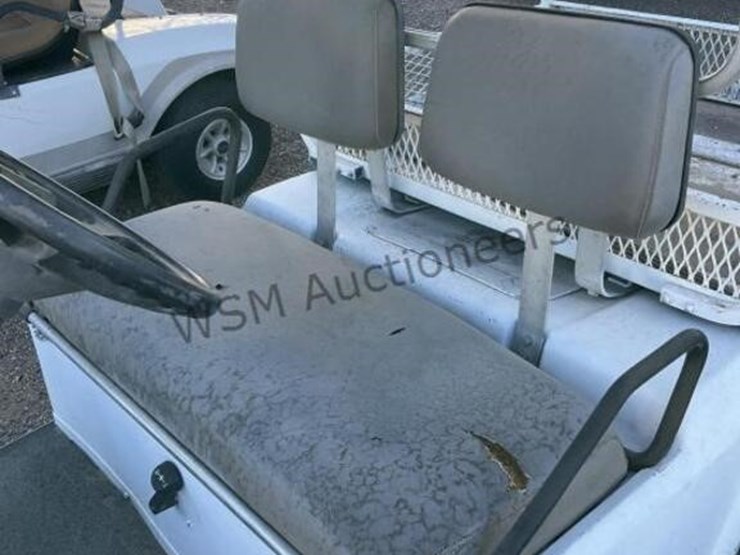 club-car-gas-powered-utility-cart-image-8