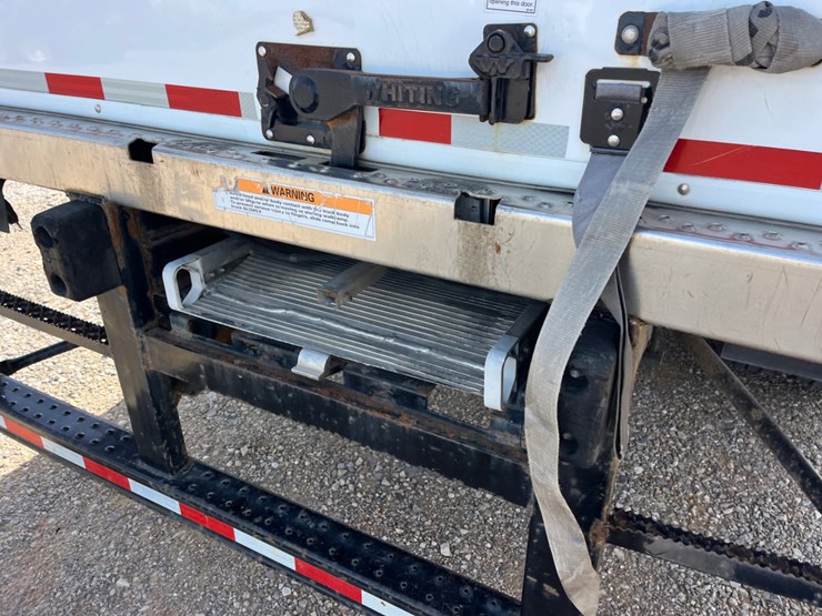 2020-isuzu-nrr-image-13