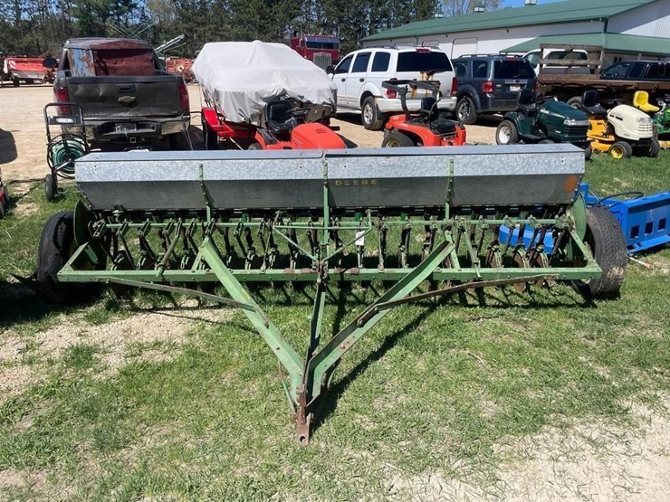 john-deere-12-image-2