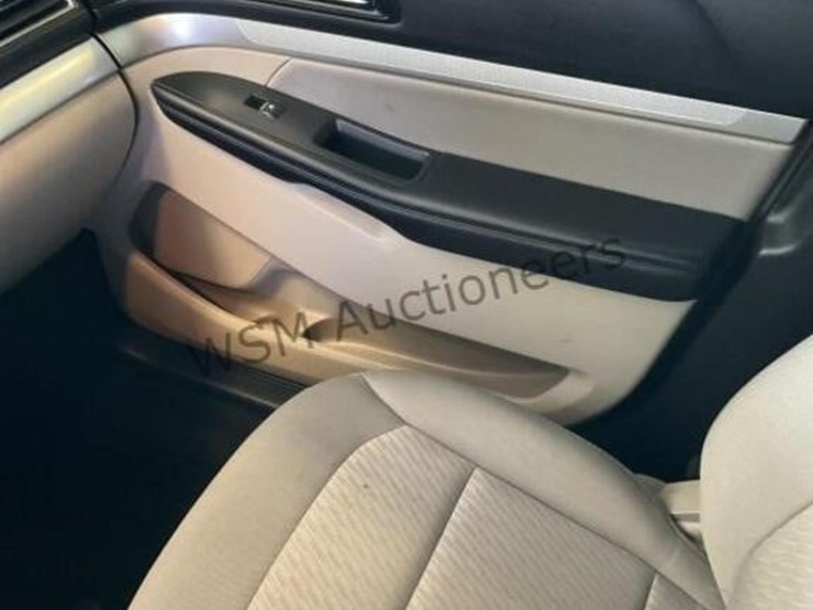 2018-ford-explorer-image-21