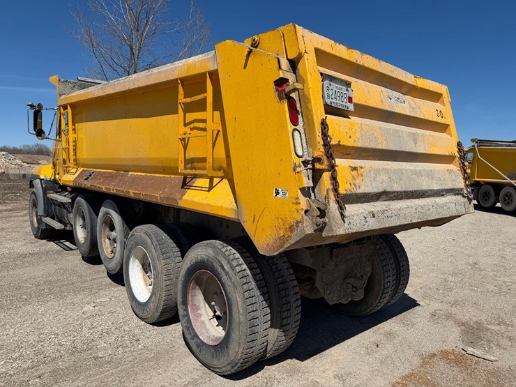 1995-mack-cl713-image-3