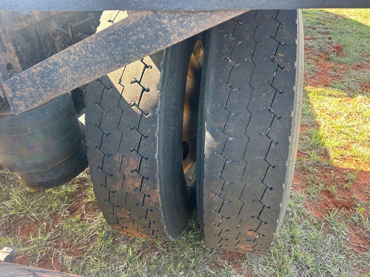 2012-peterbilt-386-image-5