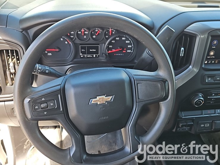 2022-chevrolet-2500hd-image-31