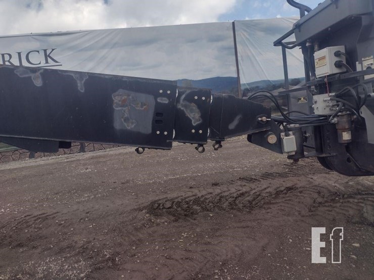 2013-jlg-800s-image-12