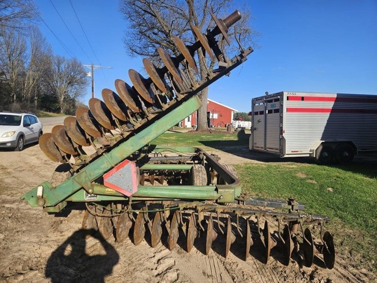 john-deere-235-image-3