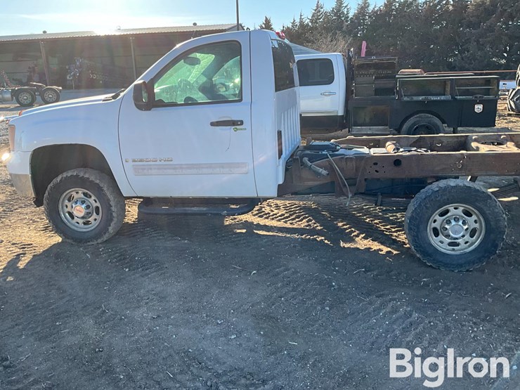 2008-gmc-sierra-2500-image-8