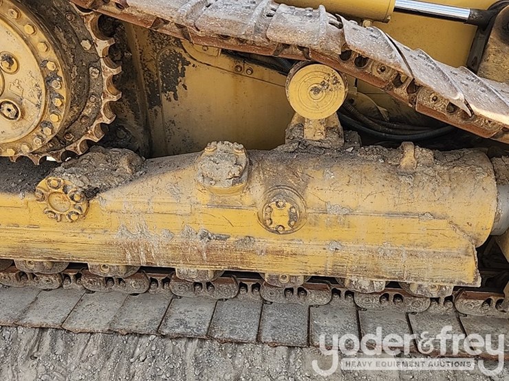 2006-caterpillar-d5n-xl-image-11