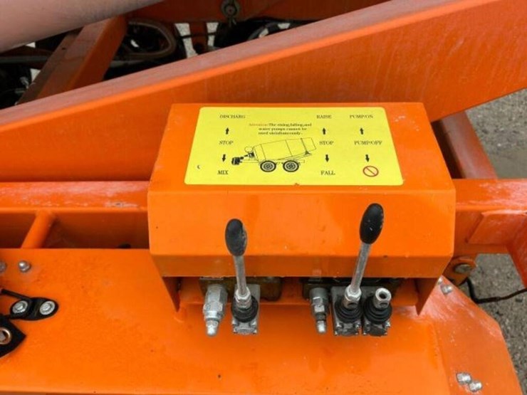 2025-tow-behind-2-cubic-meter-tri/a-concrete-mixer-image-39