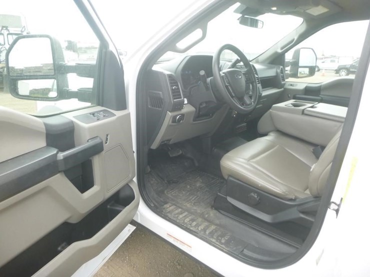 2022-ford-f450-image-18