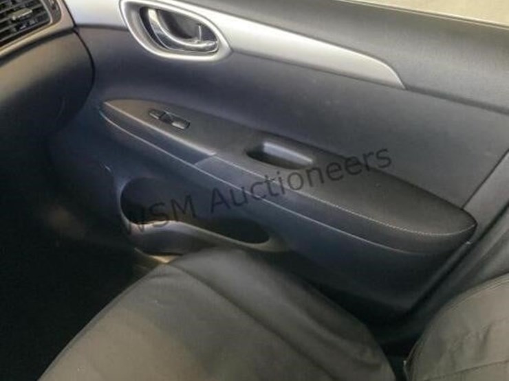 2015-nissan-sentra-sdn-image-19