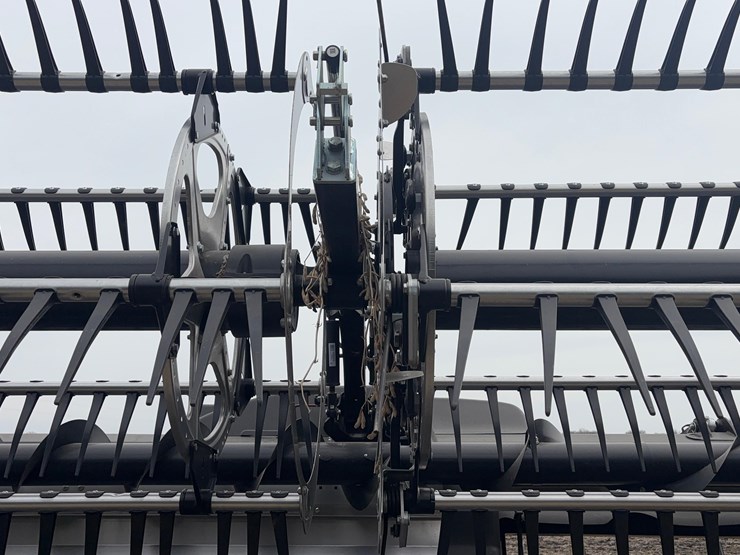 2024-mac-don-fd240-image-12