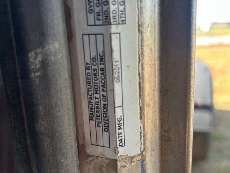 2012-peterbilt-386-image-37