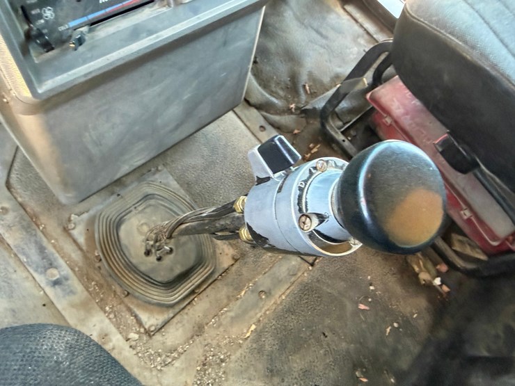 1995-mack-cl713-image-52