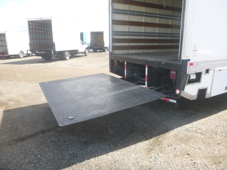 2016-ford-f650-xlt-image-10