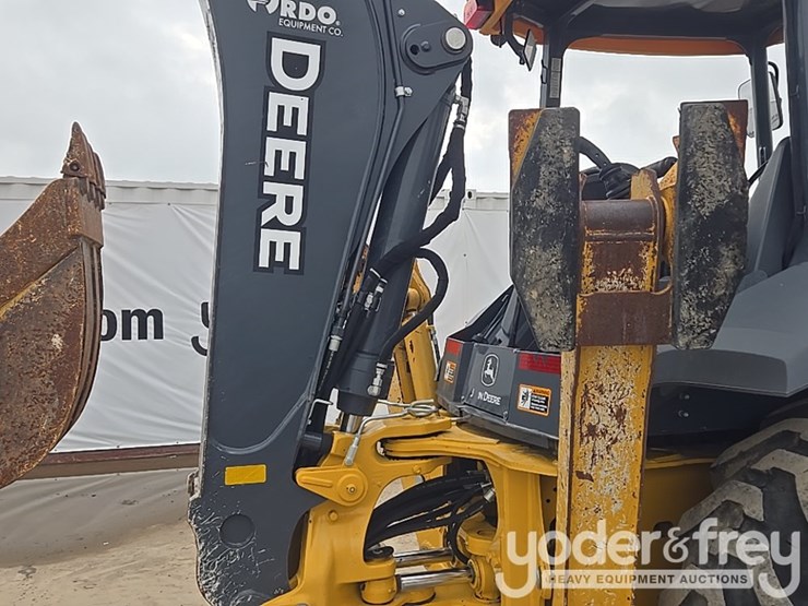 2021-deere-410l-image-35