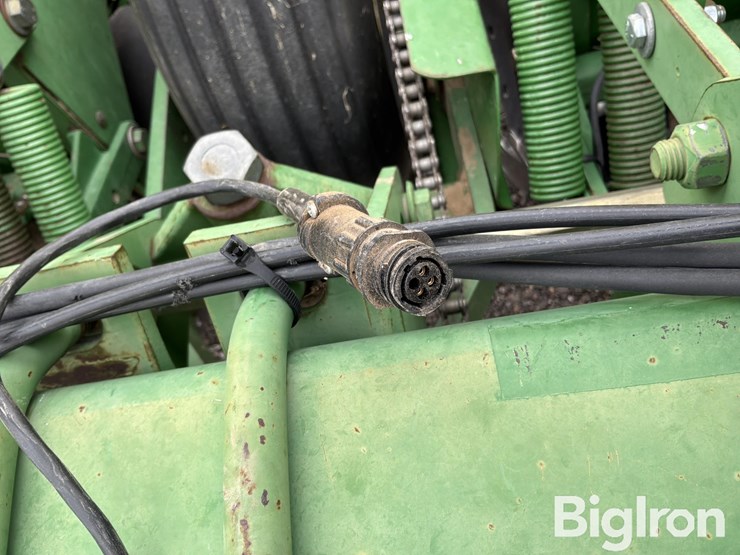 john-deere-7300-image-12