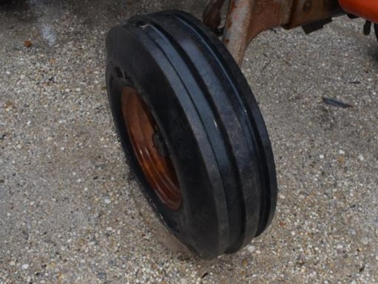 massey-ferguson-2705-image-9