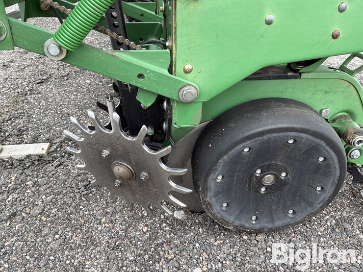 john-deere-7300-image-15