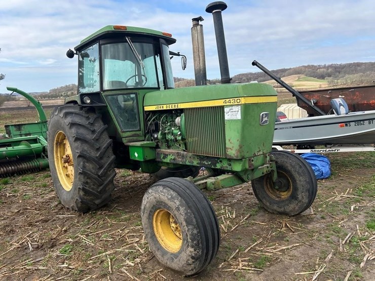 john-deere-4430-image-4
