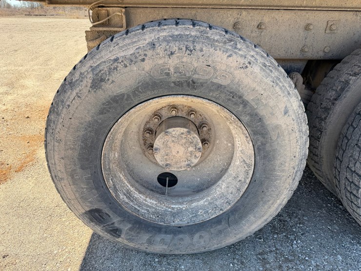 1995-mack-cl713-image-82