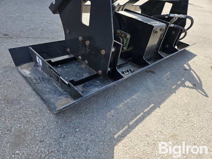 2025-massey-ferguson-730-image-17