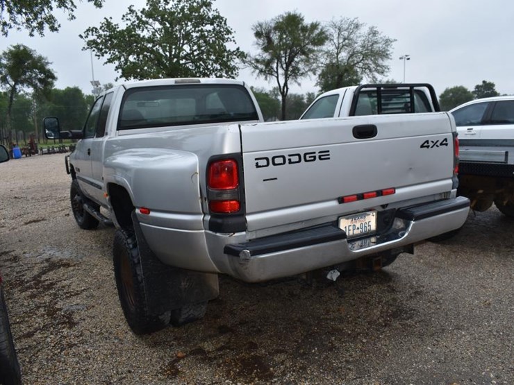 2002-dodge-ram-3500-image-4