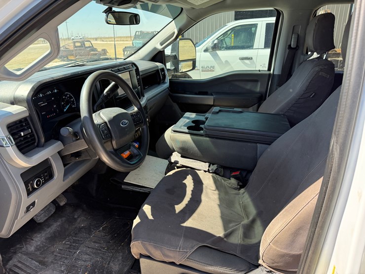 2023-ford-f250-image-14