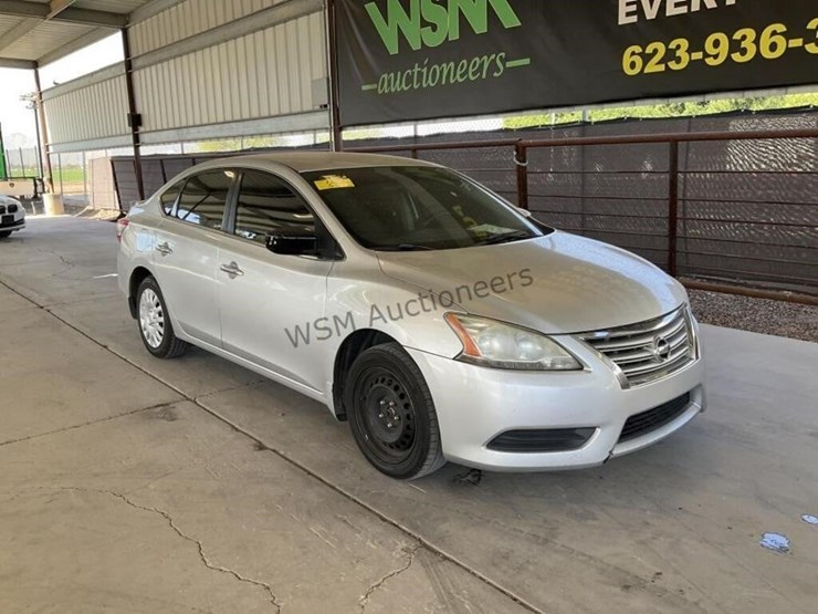 2015-nissan-sentra-sdn-image-2