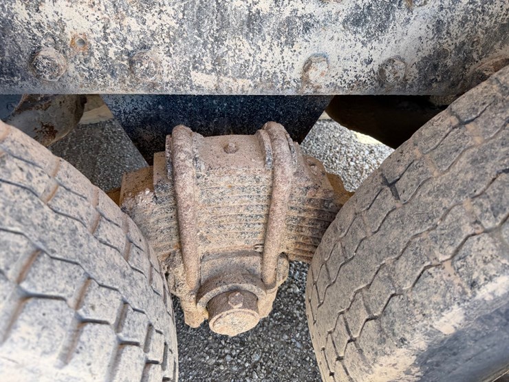 1995-mack-cl713-image-36