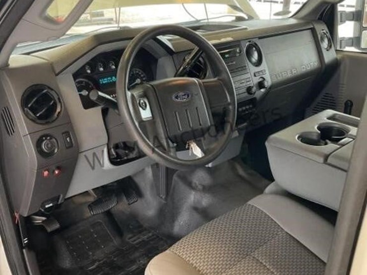 2011-ford-f350-image-22