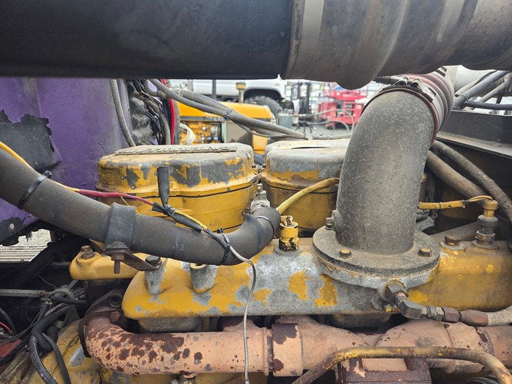 1995-peterbilt-357-image-74