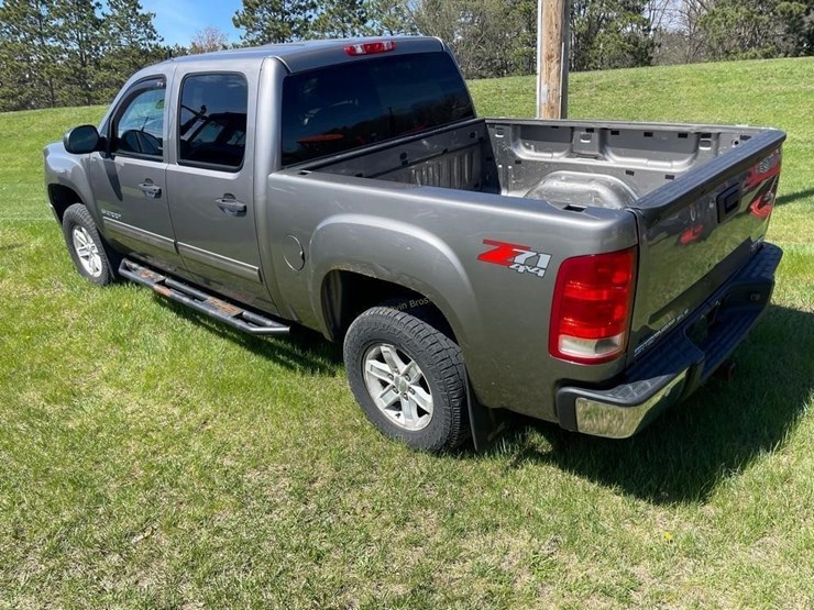 2013-gmc-sierra-sle-z71-pickup-image-6