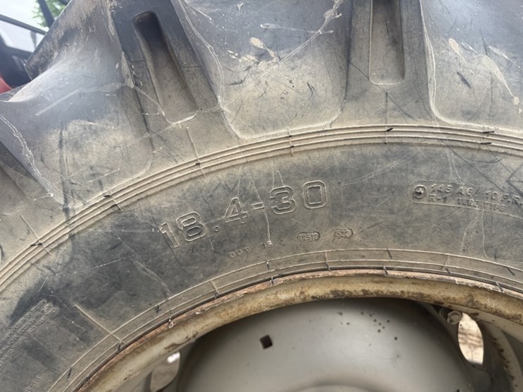 massey-ferguson-383-image-12