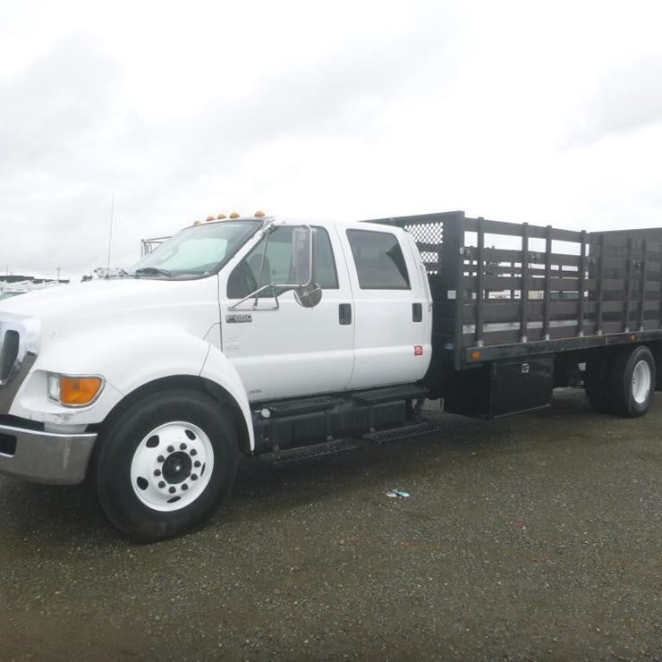 2015 FORD F650
