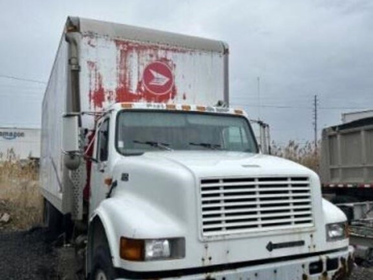 2001-international-4700-image-2