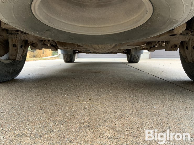 2002-toyota-sequoia-image-14