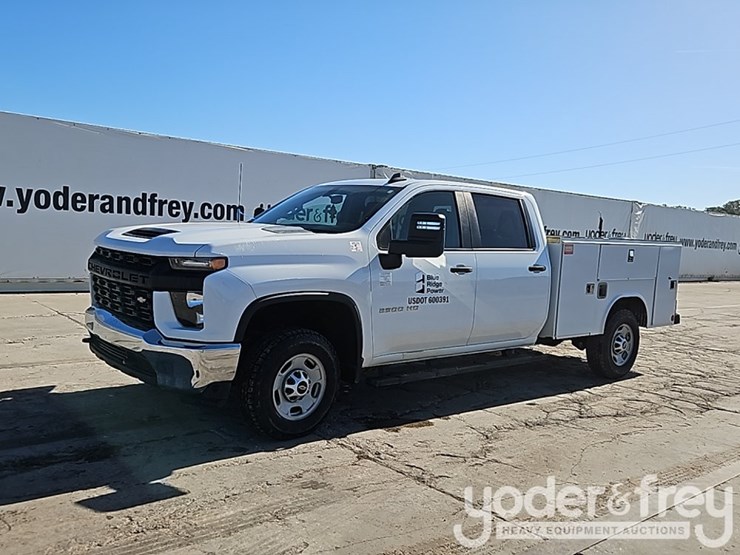 2022-chevrolet-2500hd-image-1