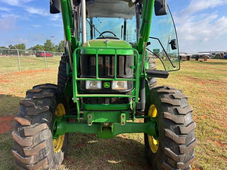 2010-john-deere-6115d-image-33