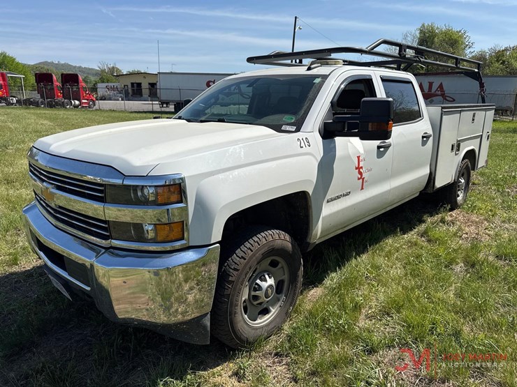 2018-chevrolet-2500-image-4