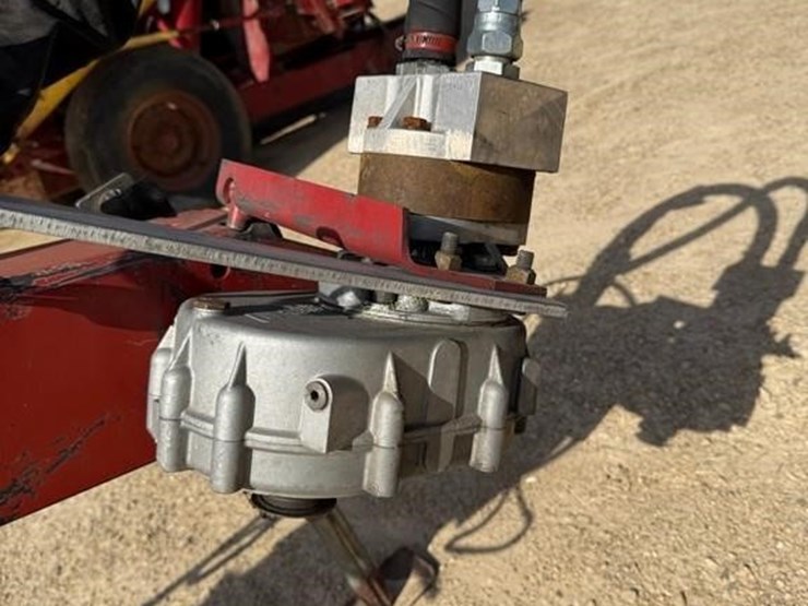 new-holland-1475-image-3