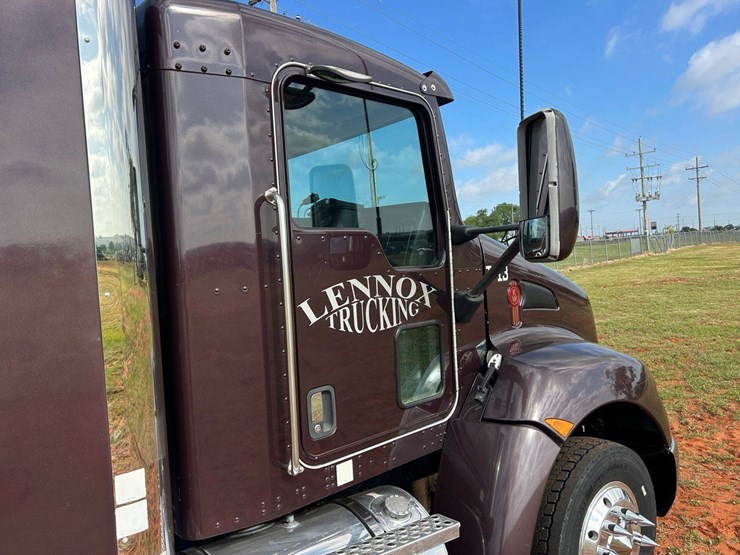 2009-kenworth-t300-image-33