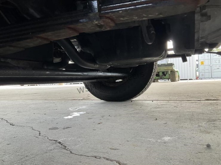 1998-isuzu-npr-image-25