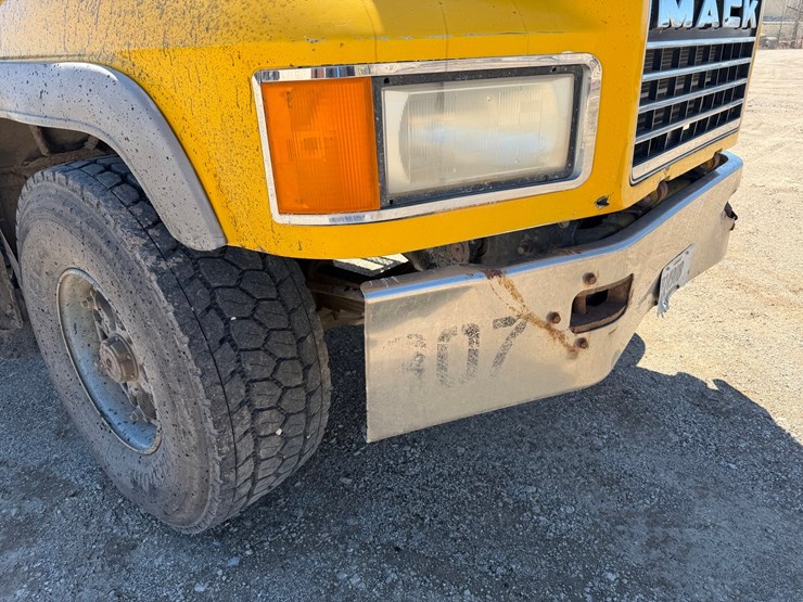 1995-mack-cl713-image-19